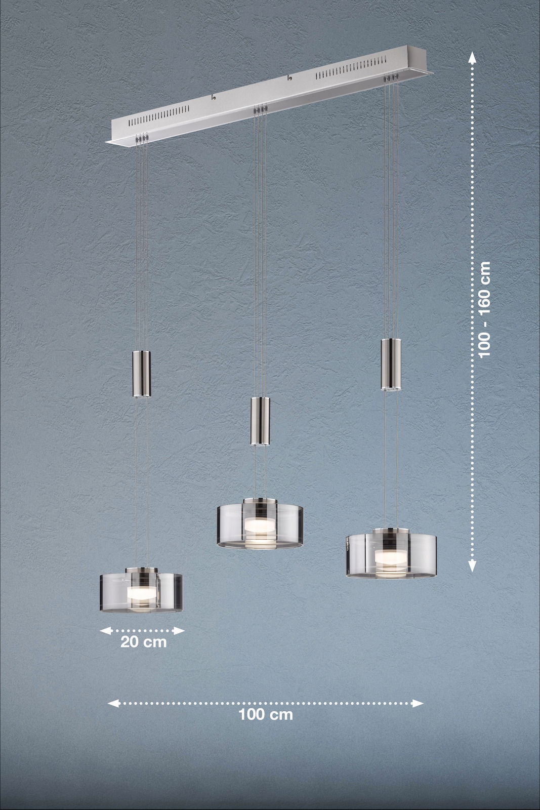 Moderne Pendelleuchte Lavin mit drei höhenverstellbaren Lampenschirmen aus Glas, Gesamtbreite 100 cm, Seitenansicht.