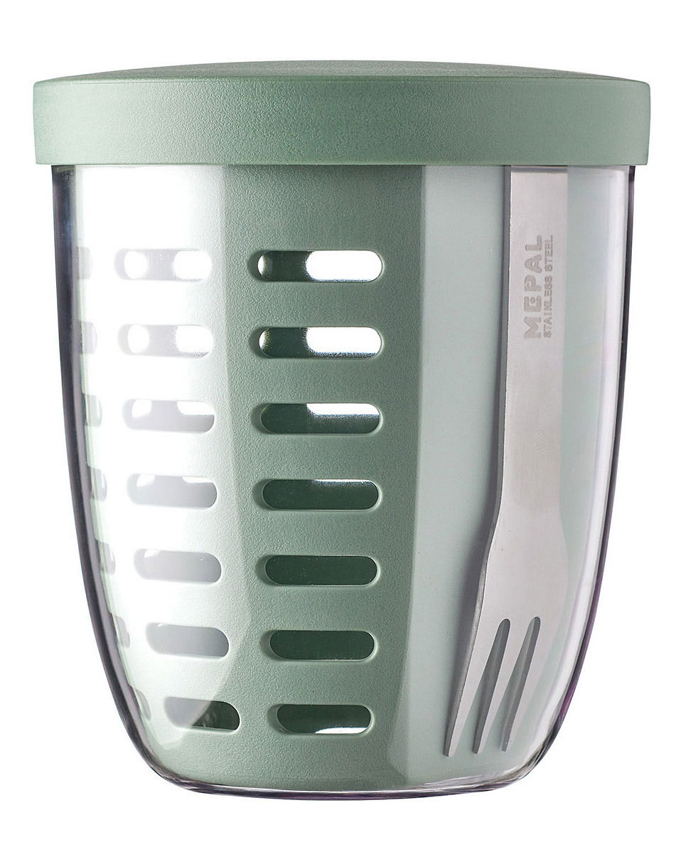 Snackpot-Set in Salbeigrün mit transparentem Behälter und integrierter Gabel, seitliche Perspektive