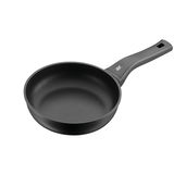 Schwarze Stielpfanne PermaDur Excellent aus seitlicher Perspektive