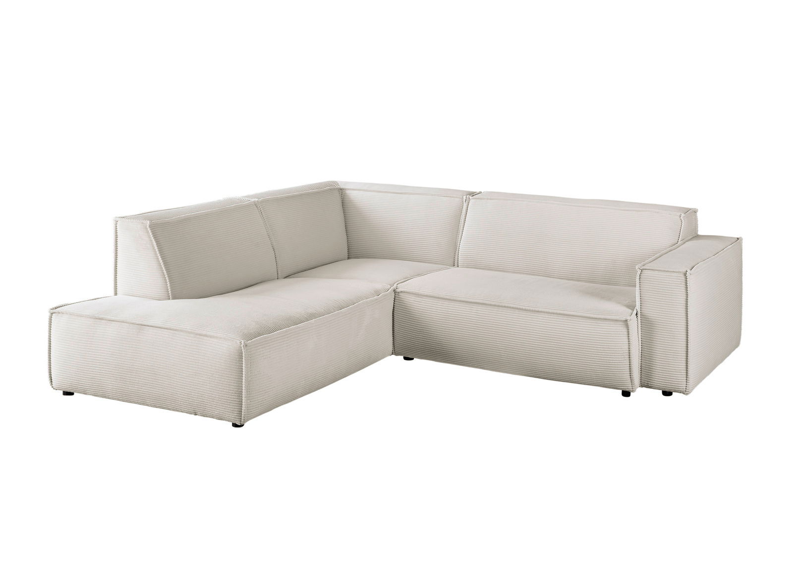 Eckkombination Sofa in hellem Stoff, perspektivisch von vorne links fotografiert