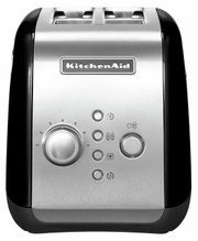 Vooraanzicht van een KitchenAid-broodrooster met twee sleuven in Onyx, voorzien van bedieningsknoppen en een roestvrijstalen oppervlak.