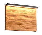 Moderne Wandleuchte aus Holz mit LED-Lichtleiste, seitliche Perspektive