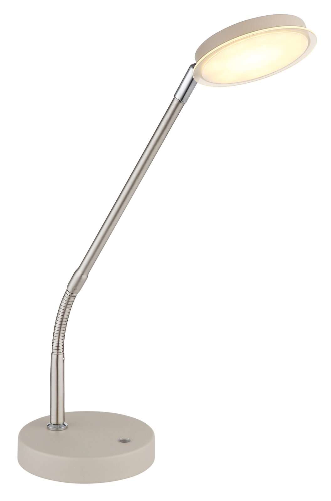 Moderne LED-Schreibtischlampe in Silber/Weiß mit flexiblem Schwanenhals und rundem Leuchtenkopf, schräg von vorn in leichter Aufsicht auf weißem Hintergrund