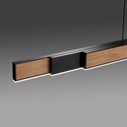 Moderne Pendelleuchte PURE-MOTO-RISE mit Holz- und Metallelementen, seitliche Perspektive