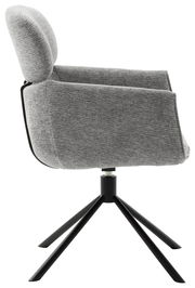 Grauer Sessel mit Stoffbezug, seitliche Perspektive, auf schwarzem Metallgestell mit vier Beinen.