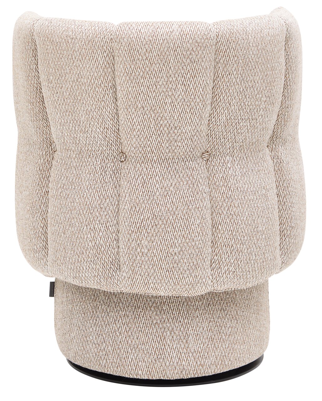 Achterkant van een beige fauteuil met patroon en een ronde voet.
