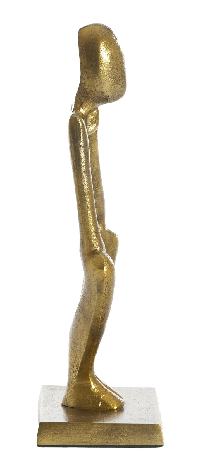 Goldene abstrakte Skulptur eines stehenden Menschen von der Seite betrachtet, auf einem quadratischen Sockel.