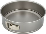 Runde Springform mit einem Durchmesser von 28 cm, seitliche Perspektive, mit silbernem Verschluss.