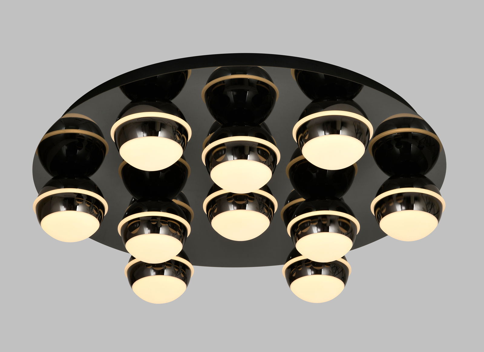 Moderne LED-Deckenleuchte mit mehreren runden Leuchtelementen, Ansicht von unten