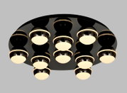 Moderne led-plafondlamp met meerdere ronde lichtelementen, gezien van onderaf