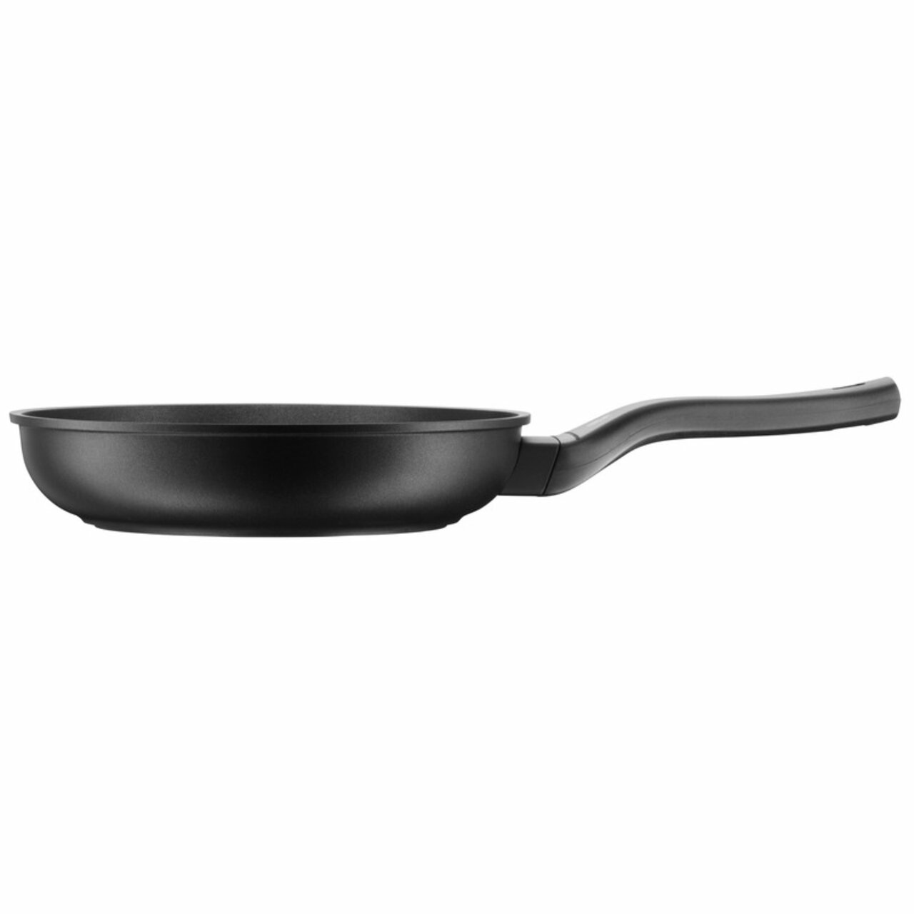 Seitenansicht einer schwarzen Stielpfanne PermaDur Excellent mit ergonomischem Griff.
