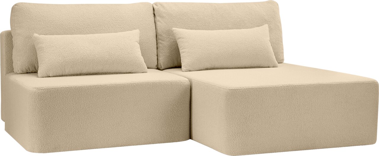 Beiges Schlafsofa in L-Form mit rechter Ausrichtung, aus weichem Stoff, mit zwei Rückenkissen und zwei Zierkissen, seitliche Perspektive.