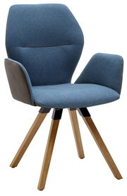 Moderner Armlehnenstuhl mit blauem Stoffbezug und Holzbeinen, seitliche Perspektive