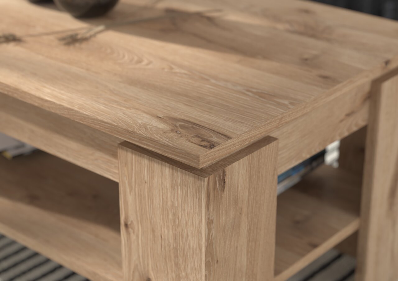 Nahaufnahme eines Couchtisches aus Holz mit natürlicher Maserung, seitliche Perspektive.