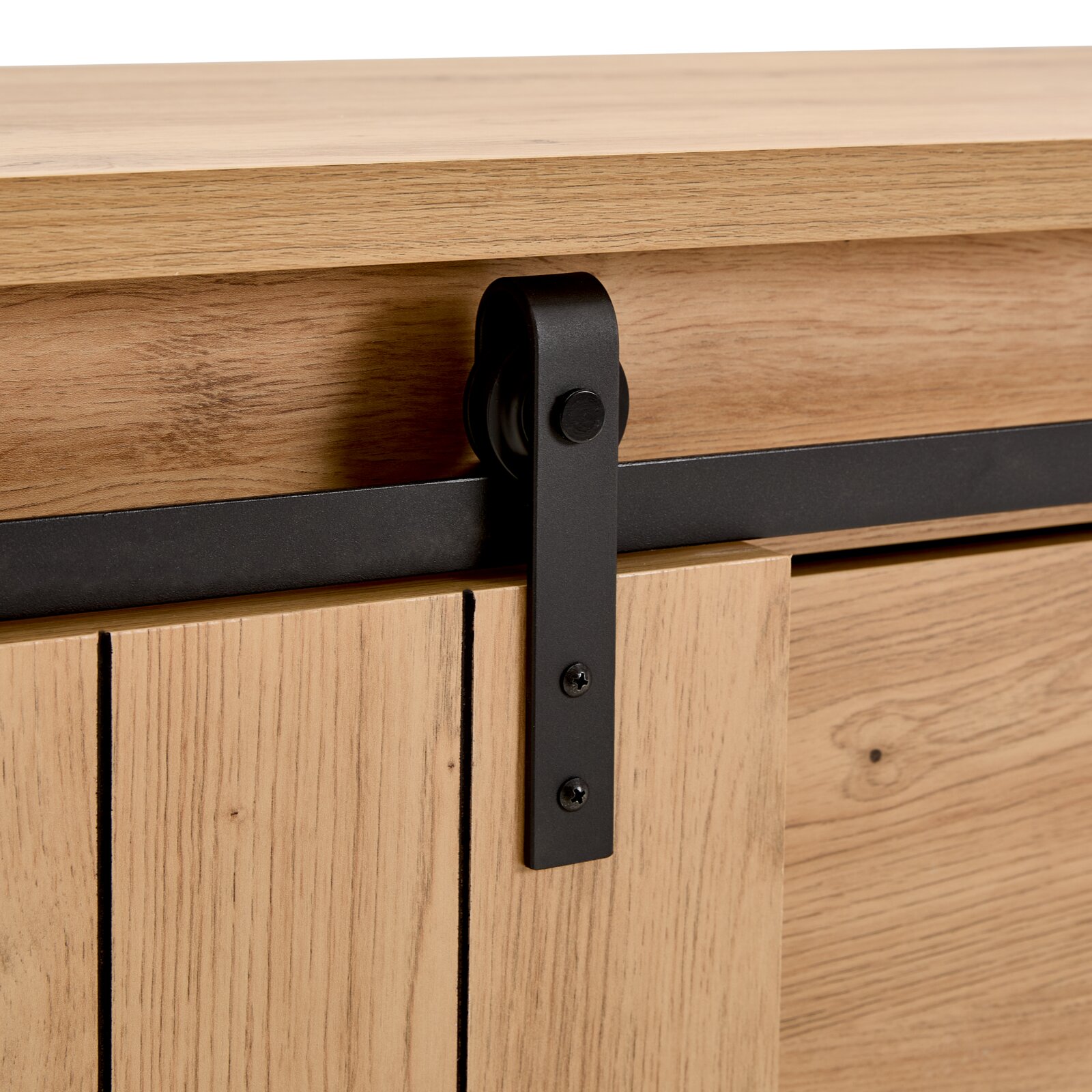 Detailfoto van een dressoir met houten oppervlak en een zwart metalen schuifmechanisme.