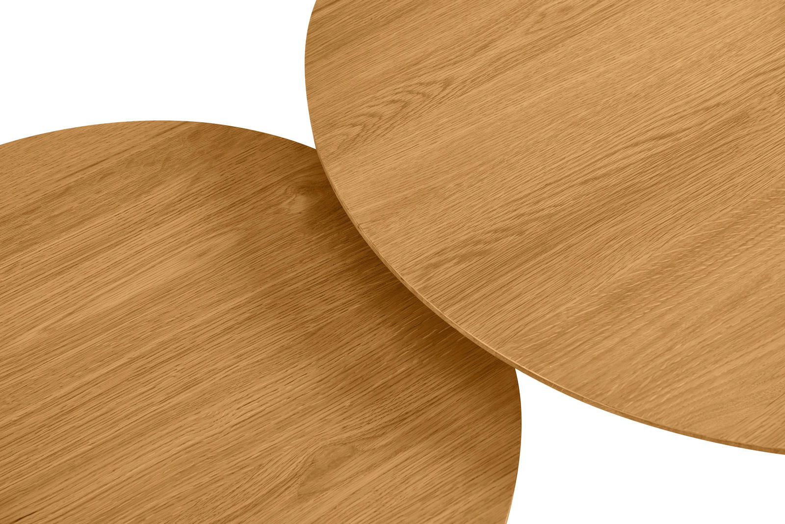 Zwei runde Couchtische aus Holz in Vogelperspektive