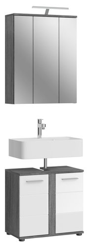 Moderne Badkombination mit Spiegel und Beleuchtung, bestehend aus einem dreitürigen Spiegelschrank und einem Waschbeckenunterschrank mit zwei Schubladen, aus der Frontalperspektive.