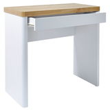 Moderner Schreibtisch mit weißem Korpus und Holzplatte, seitliche Perspektive