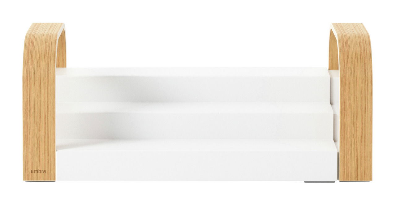 Dreistufiges Gewürzregal mit weißem Gestell und gebogenen Holzseiten, Vorderansicht.