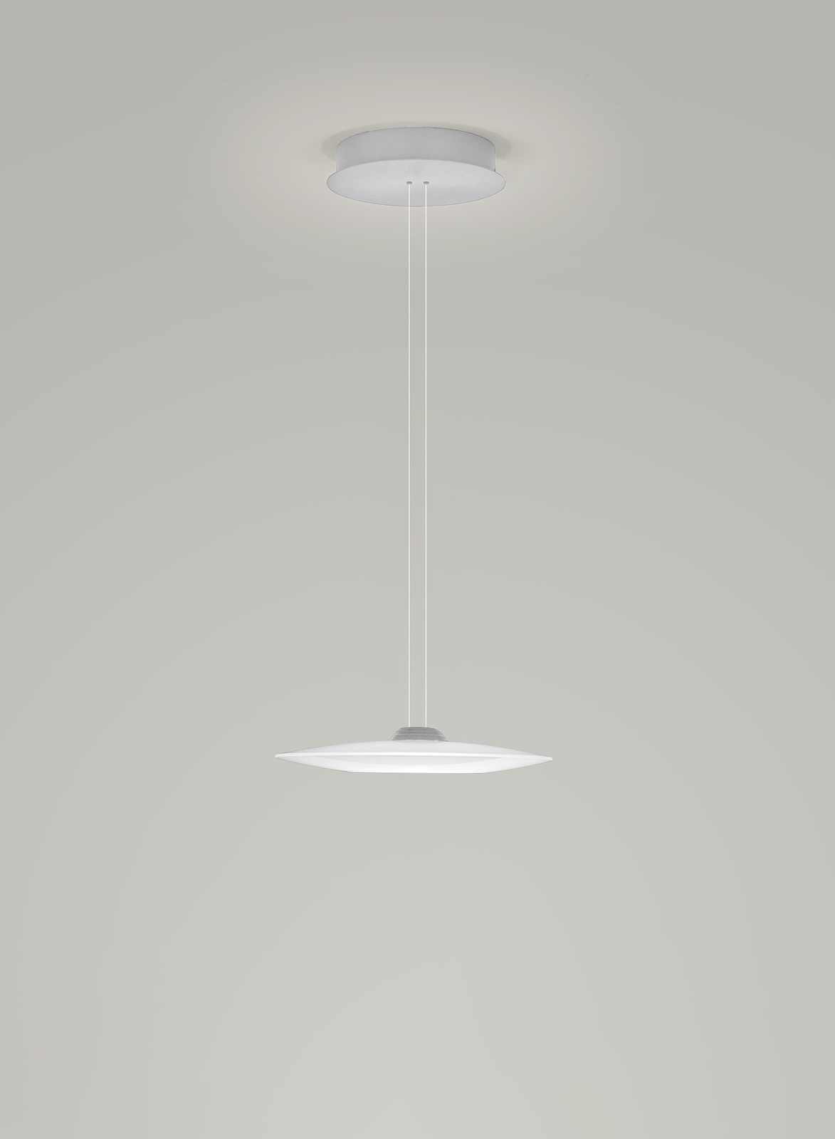 Moderne LED-Pendelleuchte in minimalistischem Design, von unten betrachtet, mit runder, flacher Form und weißem Finish.