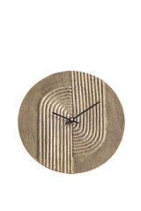 Wanduhr mit strukturiertem, sandfarbenem Zifferblatt und schwarzen Zeigern, Frontalansicht