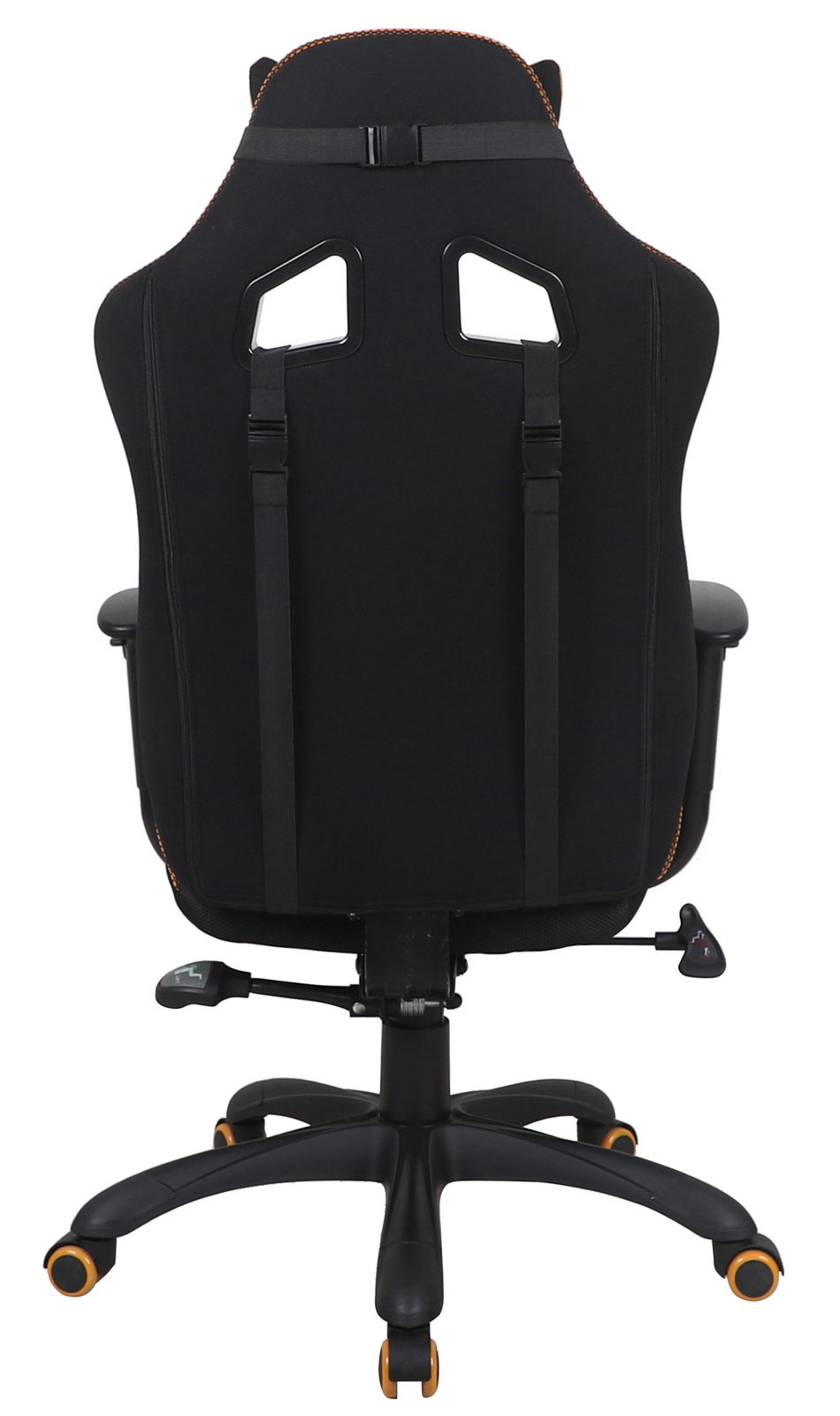 Rückansicht eines schwarzen Gaming-Stuhls mit orangefarbenen Nähten und Rollen.
