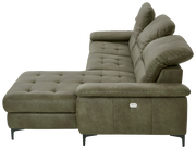 Seitliche Ansicht der Longchairkombination Pure Home Comfort in olivgrünem Stoff mit verstellbaren Kopfstützen und eleganten Metallfüßen.