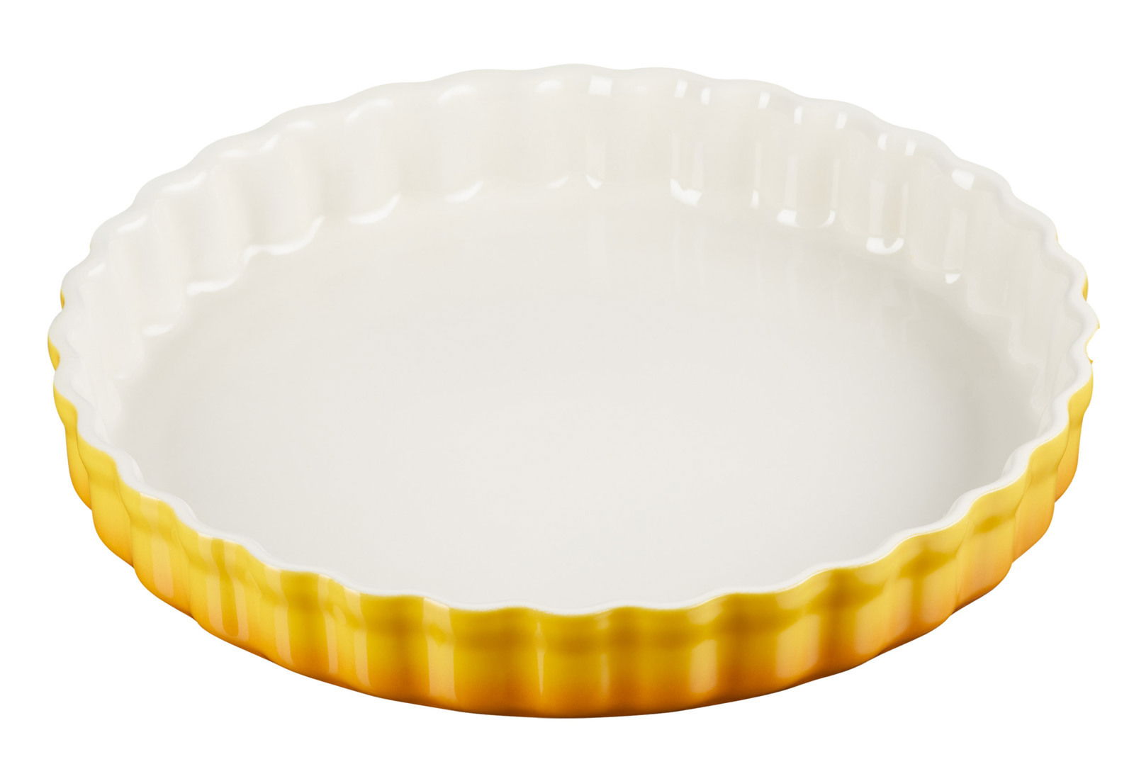 Runde Tarte-Form mit gewelltem Rand, 28 cm Durchmesser, in der Farbe Nectar, aus seitlicher Perspektive fotografiert.