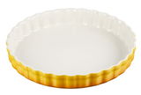 Runde Tarte-Form mit gewelltem Rand, 28 cm Durchmesser, in der Farbe Nectar, aus seitlicher Perspektive fotografiert.