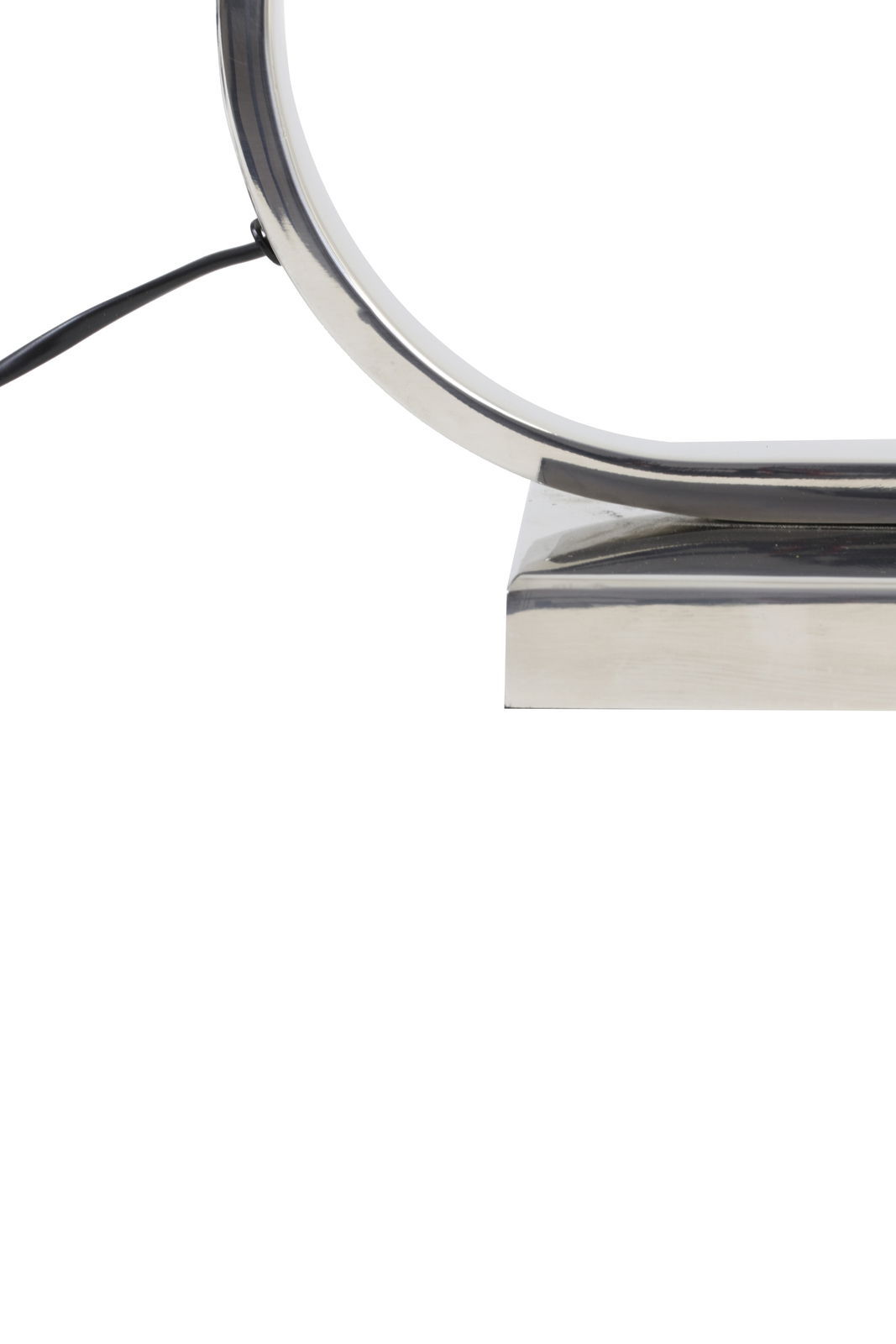 Light&Living Lampenfuß JAMIRO Nahaufnahme eines modernen, gebogenen Lampenfußes aus Metall mit Kabel, seitliche Perspektive.