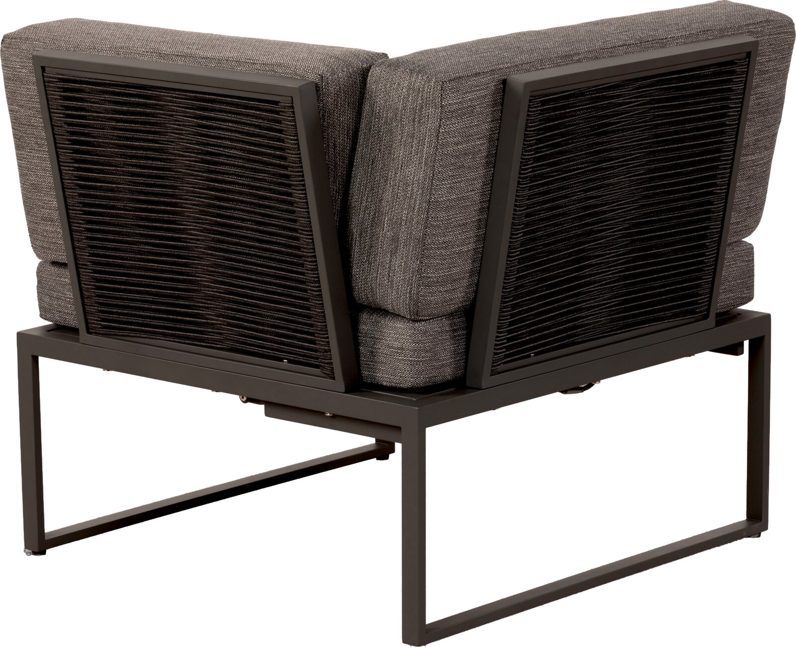 Outdoor-Lounge-Eckmodul mit anthrazitfarbenem Metallgestell, seitlichen dunklen Flechtpaneelen und grauen Polstern, Ansicht von hinten in leichter Seitenperspektive