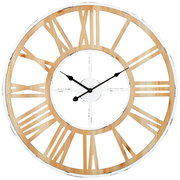 Große runde Wanduhr mit römischen Ziffern aus Holz und Metall, frontal abgebildet.