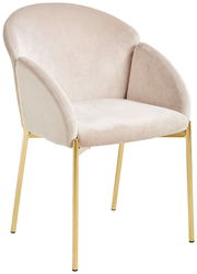 Eleganter Sessel mit beigem Samtbezug und goldenen Metallbeinen, seitliche Perspektive