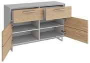 Sideboard mit zwei offenen Schubladen und zwei offenen Türen, aus hellem Holz und grauem Korpus, frontale Perspektive.