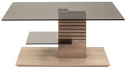 Moderner Couchtisch mit Glasplatte und Holzdetails, frontale Ansicht