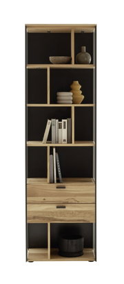 Houten kast met verschillende vakken en lades, gevuld met boeken en decoratieartikelen, gefotografeerd van voren.