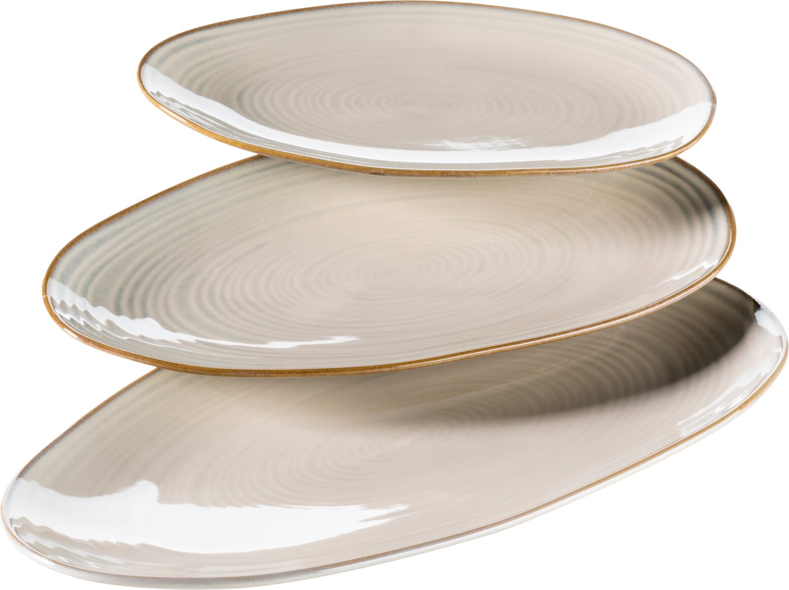 Stapel aus drei ovalen Keramik-Servierplatten in Beige mit braunem Rand und dezenter Spiralstruktur, schräg von oben fotografiert