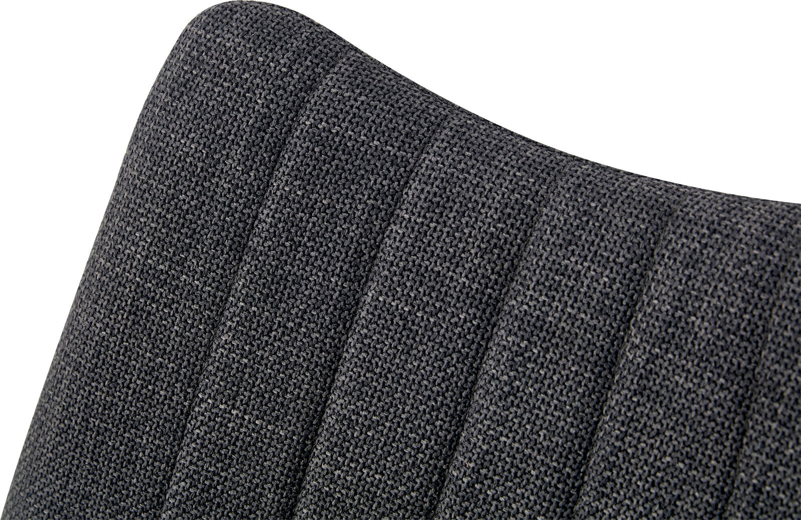 Nahaufnahme der dunkelgrauen, strukturierten Stoffpolsterung mit vertikalen Steppnähten, schräg von oben fotografiert