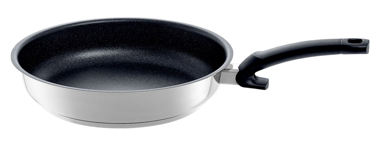 Pfanne mit Antihaftbeschichtung und ergonomischem Griff, seitliche Perspektive