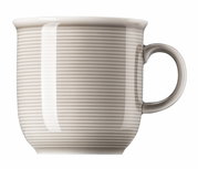 Großer Becher mit Henkel in Moon Grey, seitliche Ansicht