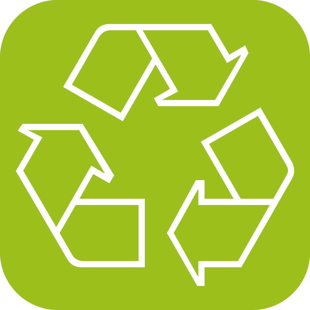 Recycling-Symbol auf grünem Hintergrund, Vorderansicht