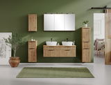 Moderner Spiegelschrank 120 cm in einem stilvollen Badezimmer mit grüner Wand und Holzverkleidung, Frontalansicht