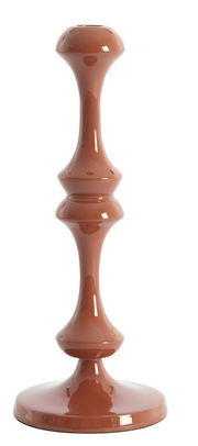 Kerzenständer aus braunem, glänzendem Material in einer eleganten, geschwungenen Form, frontal fotografiert.