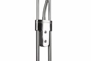 Close-up van een onderdeel van de ORSON LED-schijnwerper, 27 W + 4,5 W, met een metalen afwerking en schroeven.