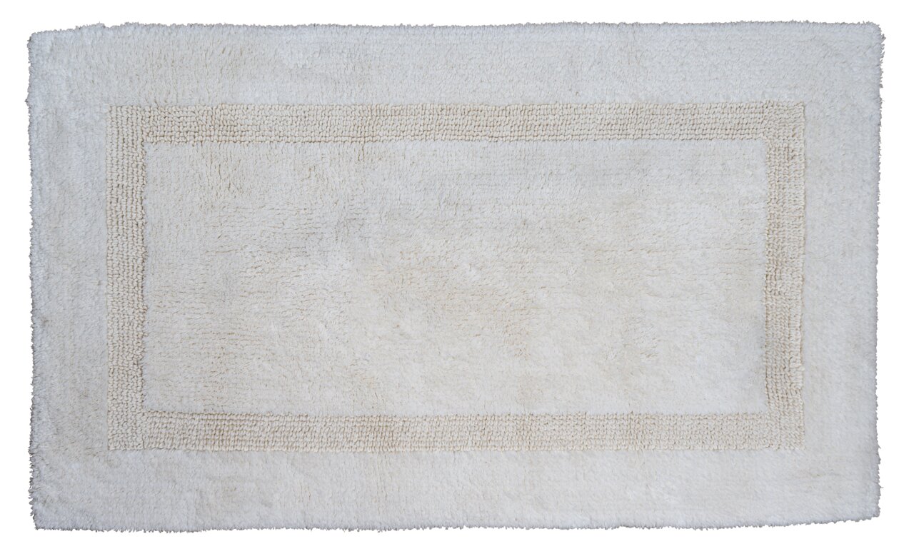 Weißer rechteckiger Badteppich 60x60cm aus der Vogelperspektive