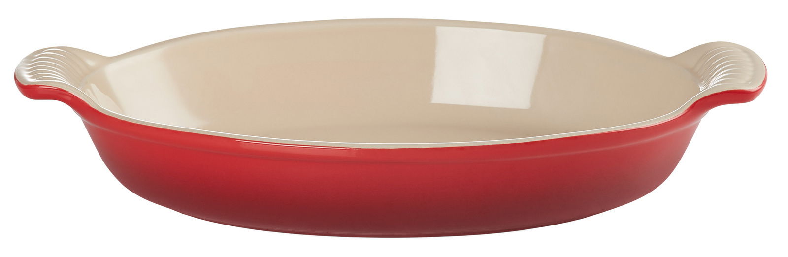 Rote ovale Auflaufform mit Griffen, seitliche Perspektive