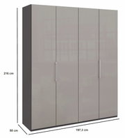 Panoramakast met vier deuren, grijze voorkant, zilveren handgrepen, afmetingen: 216 cm hoog, 197,3 cm breed, 58 cm diep, zijaanzicht