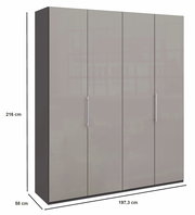 Panoramaschrank mit vier Türen, graue Front, silberne Griffe, Maße: 216 cm hoch, 197,3 cm breit, 58 cm tief, seitliche Perspektive