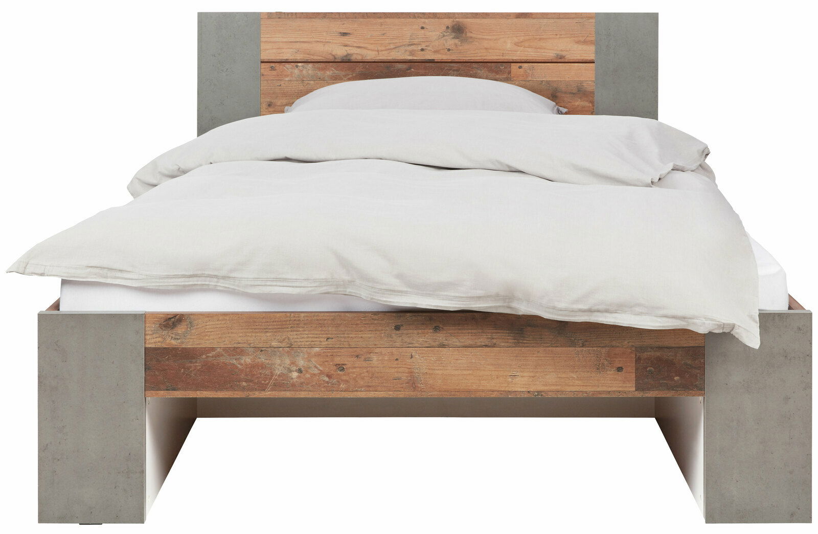 Frontale Ansicht eines Bettes mit Holz- und Betonoptik, bezogen mit weißer Bettwäsche.