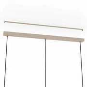 Pendelleuchte ROMAZZINA von unten betrachtet, mit zwei schwarzen Kabeln und einer rechteckigen Deckenhalterung in Beige.